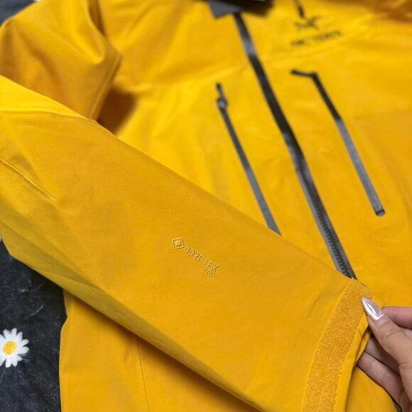Arc'teryx Yellow Gore-Tex Hooded Jacket, Size M. - Picture 8 of 10